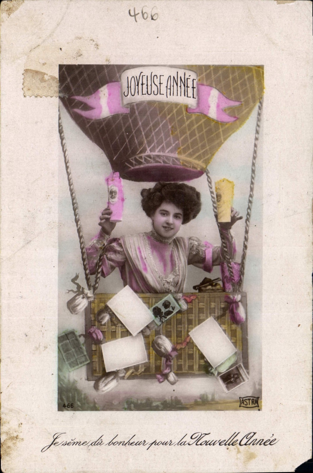 CPA Joyeuses Annee Femme Ballon Dirigeable