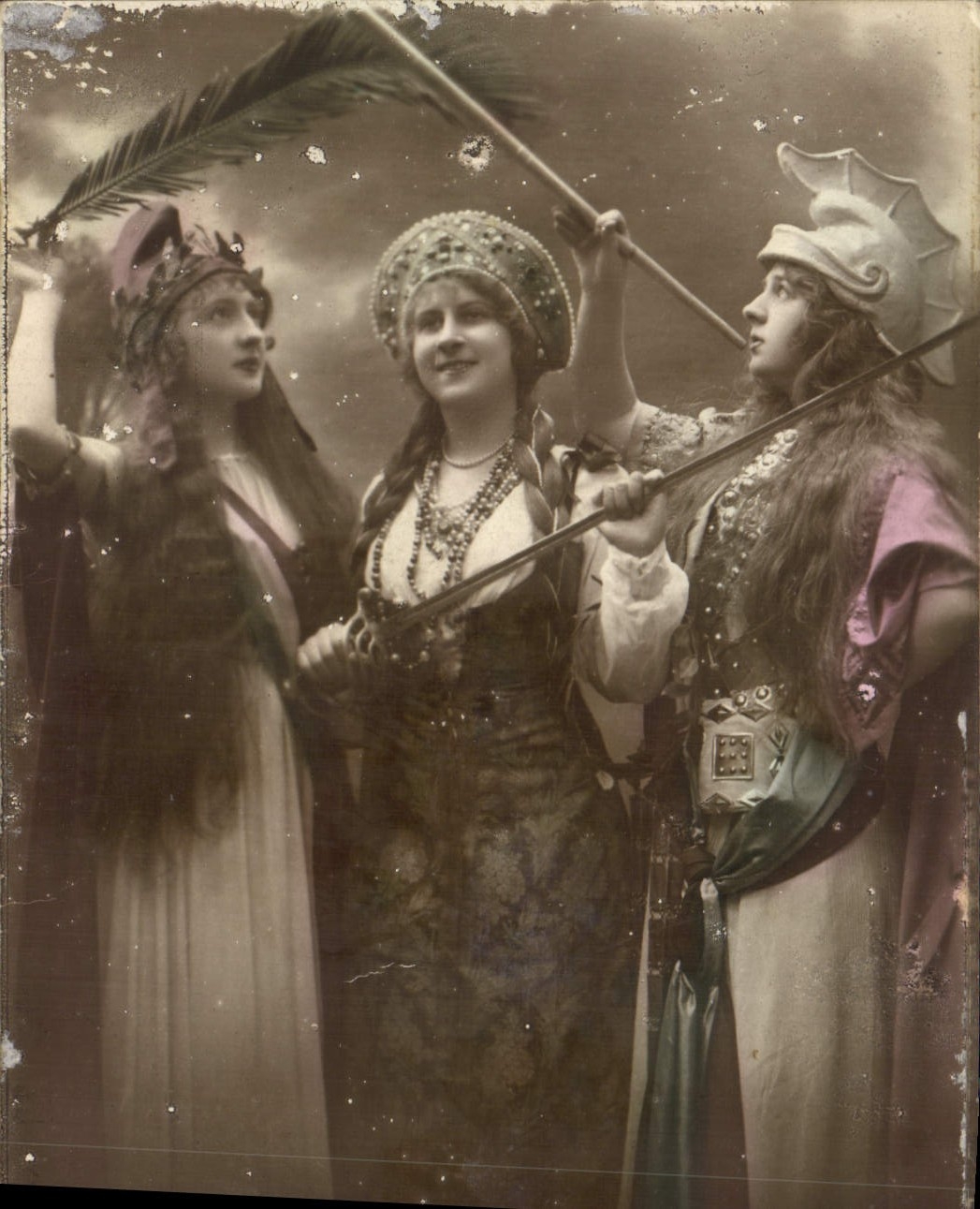 CPA Femmes Triple entente