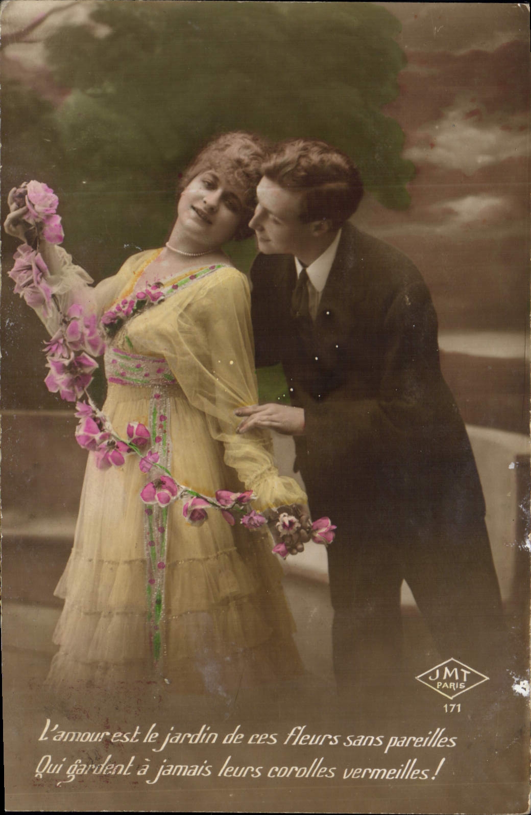 CPA L'amour est le jardin de ces fleurs sans pareilles Femme