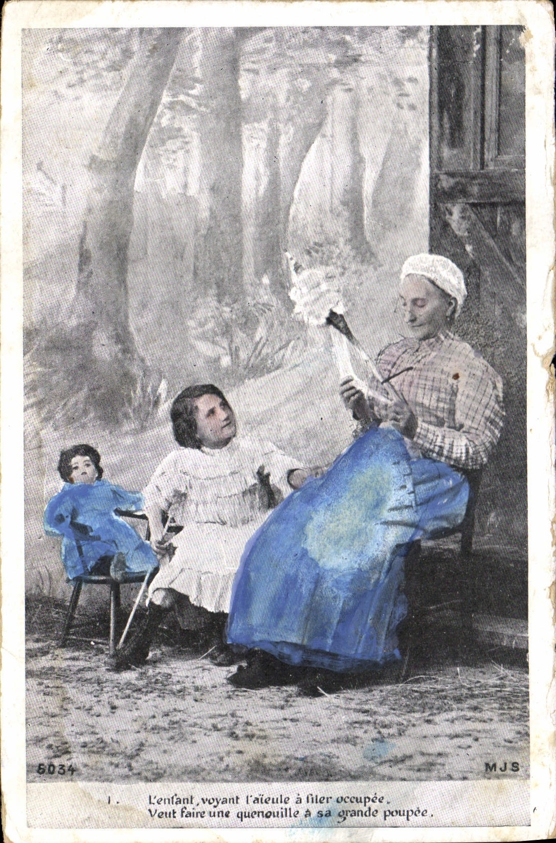 CPA L'enfant l'aieule a filer occupee 