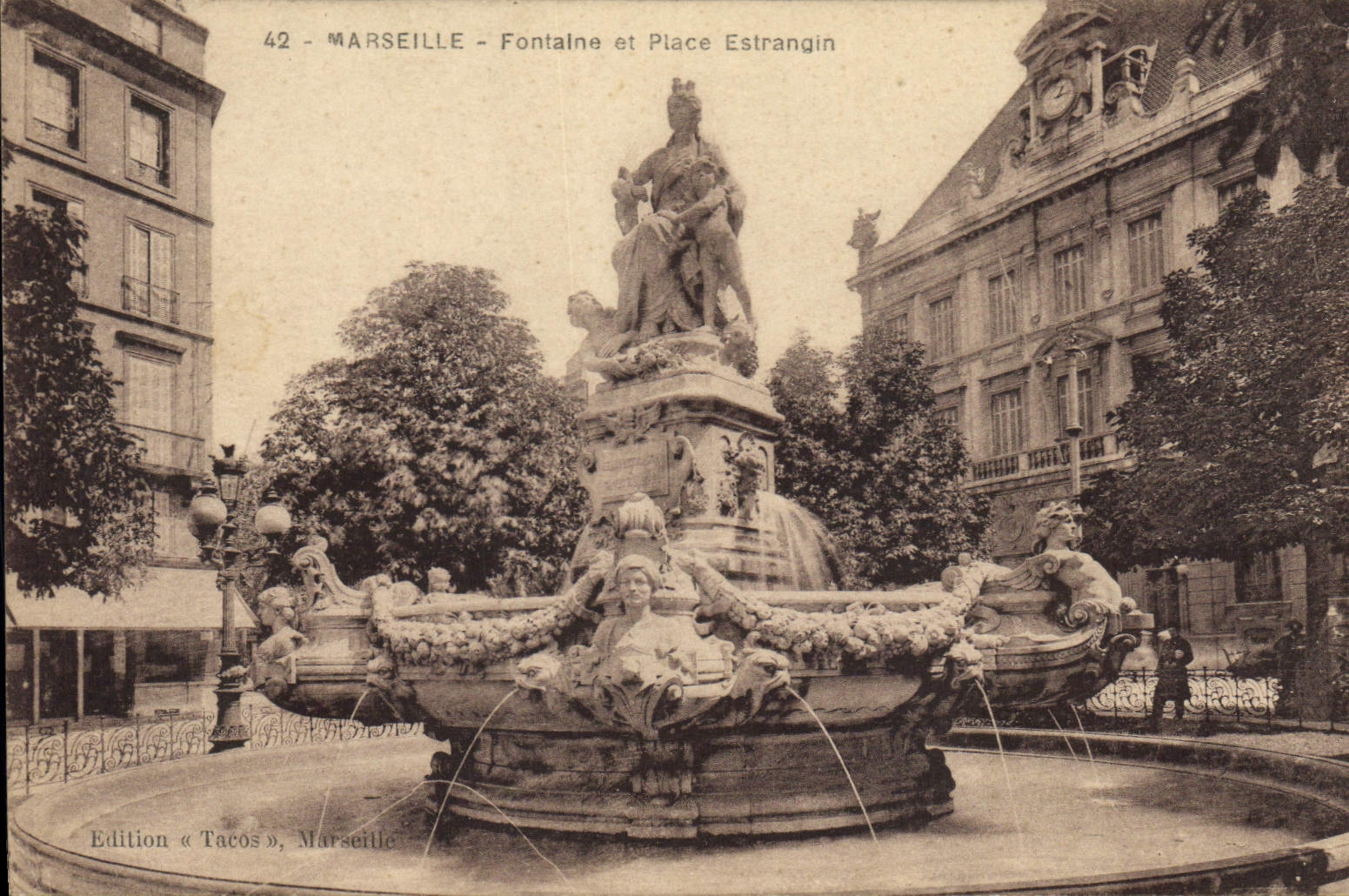 CPA Marseille Fontaine et Place Estrangin 