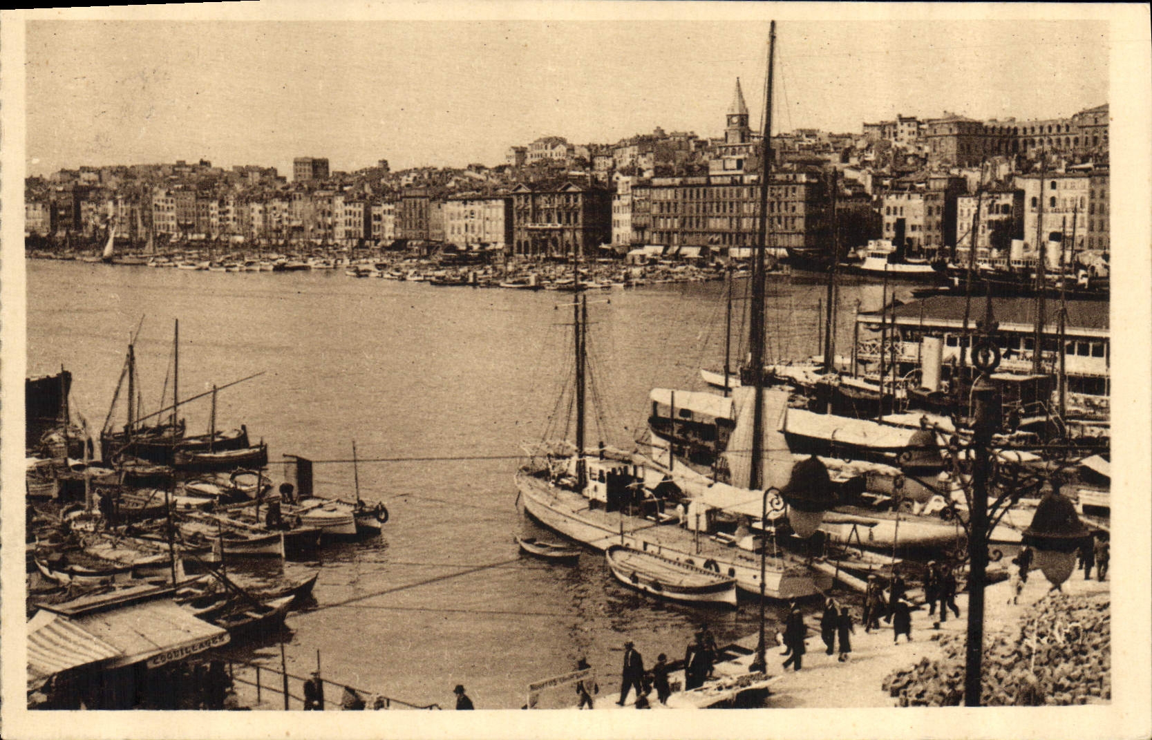 CPA Marseille B du R Le Vieux Port 