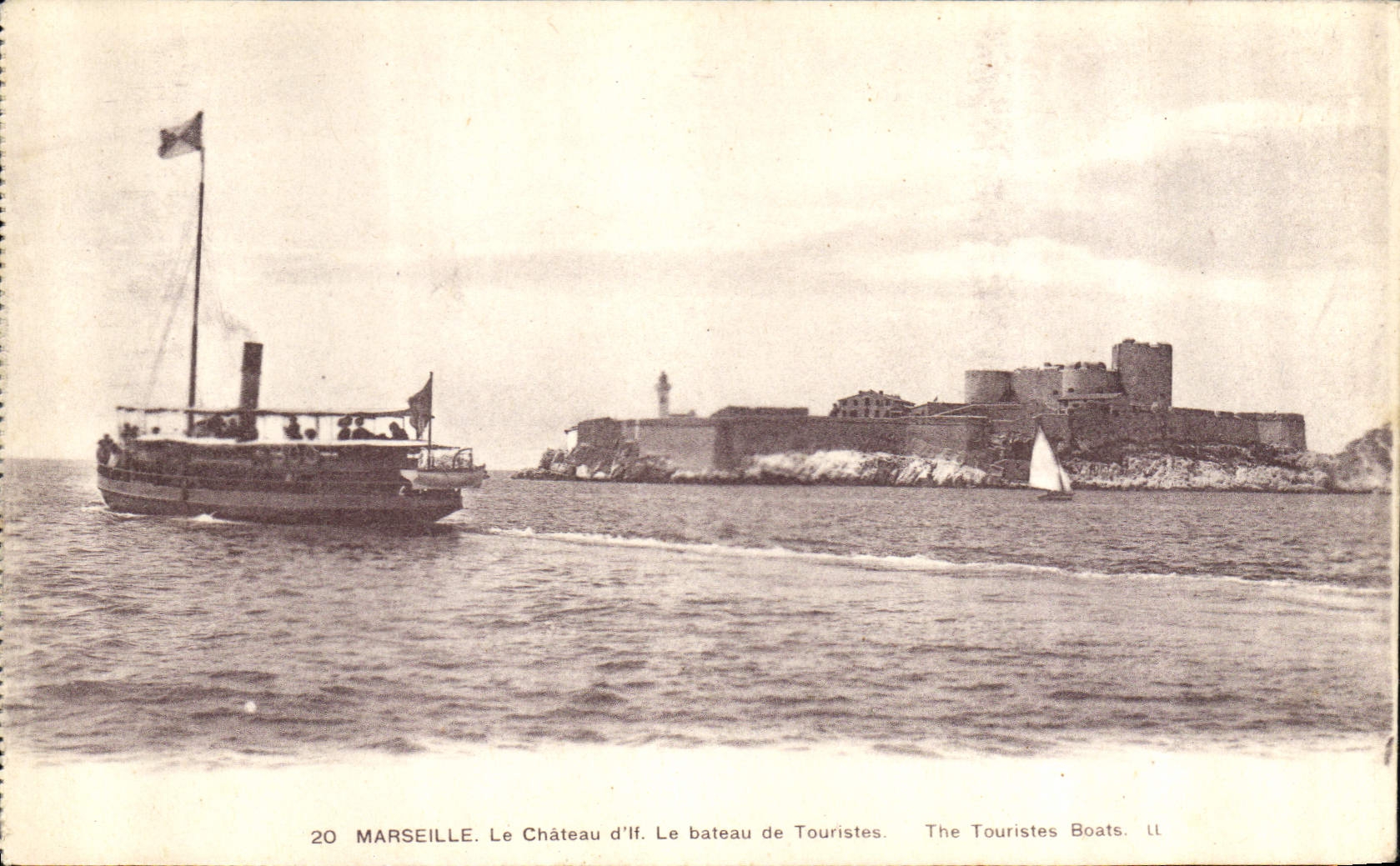 CPA Marseille Le Chateau d'If Le Bateau de Touristes 