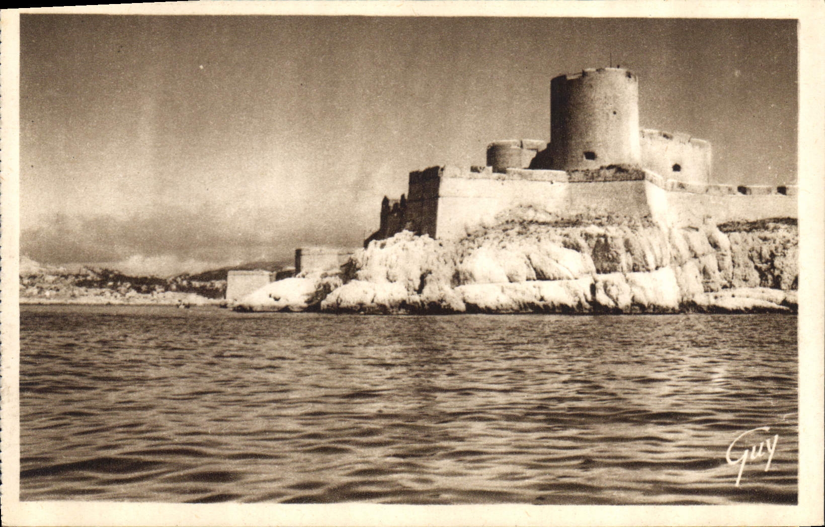 CPA Marseille Bouches du Rhone Le Chateau d'If au Lion Colline de Notre Dame de la Garde