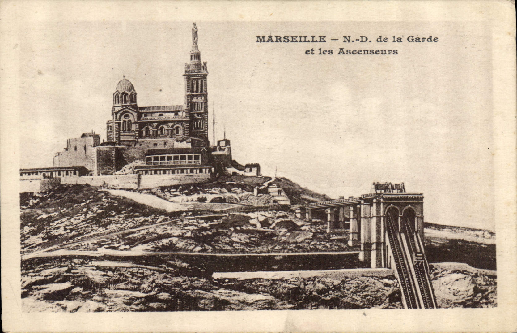 CPA Marseille Notre Dame de la Garde et les Ascenseurs 