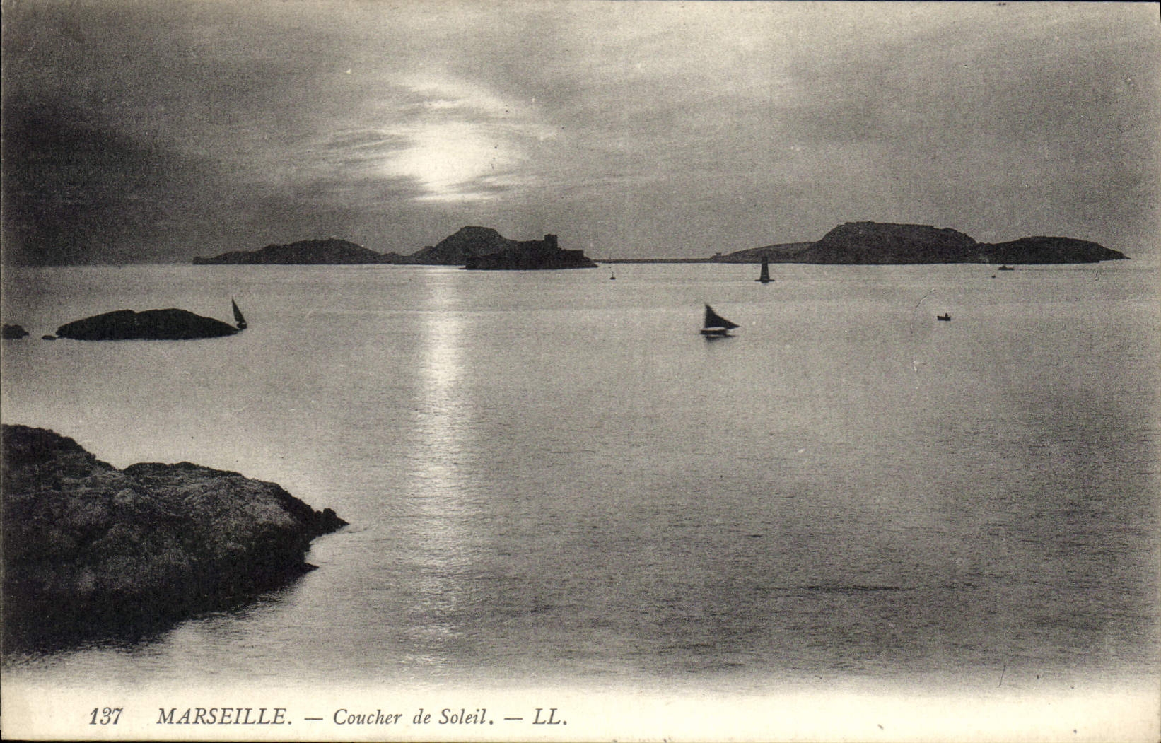 CPA Marseille Coucher de Soleil 