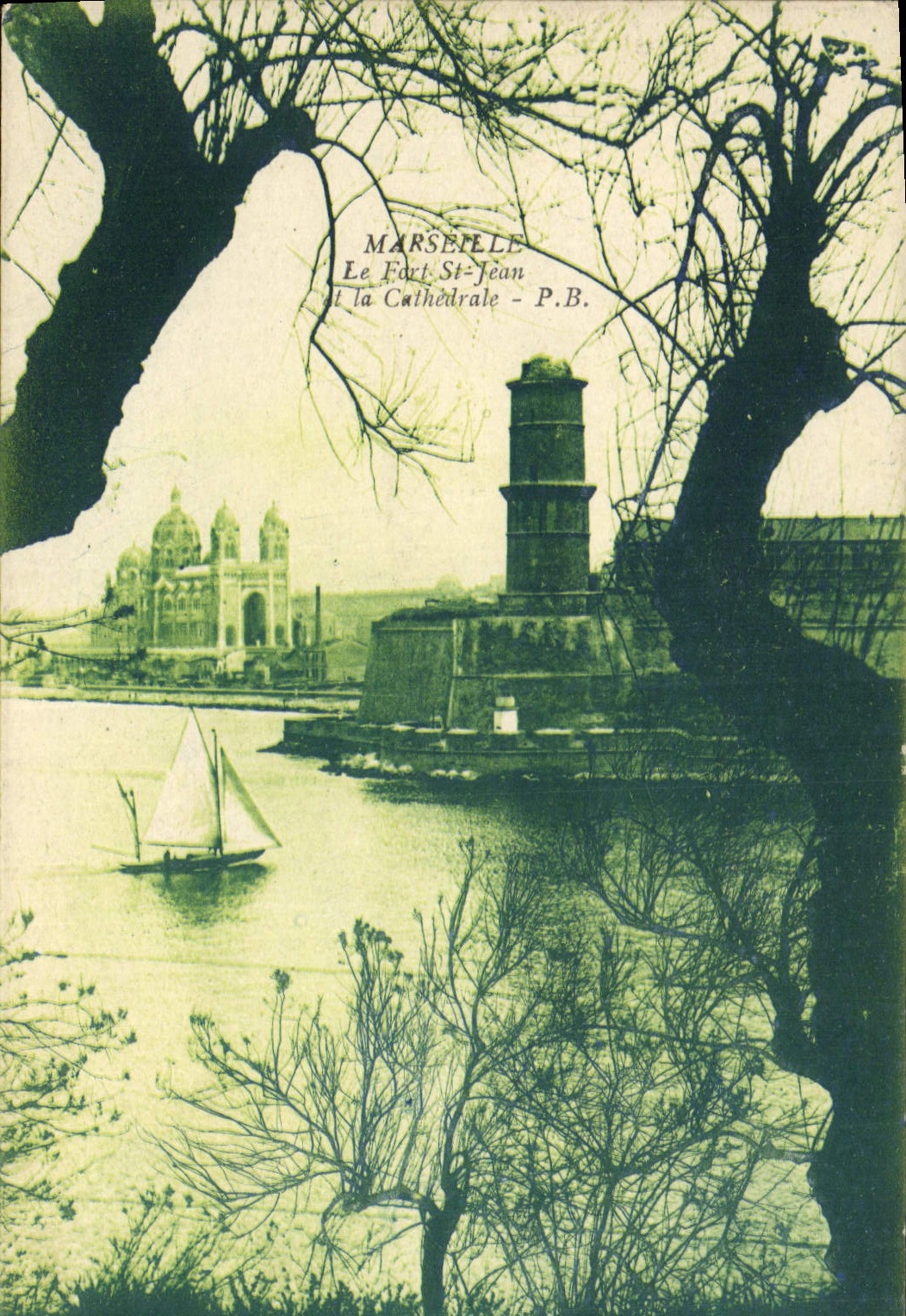 CPA Marseille Le Fort St Jean et la Cathedrale 