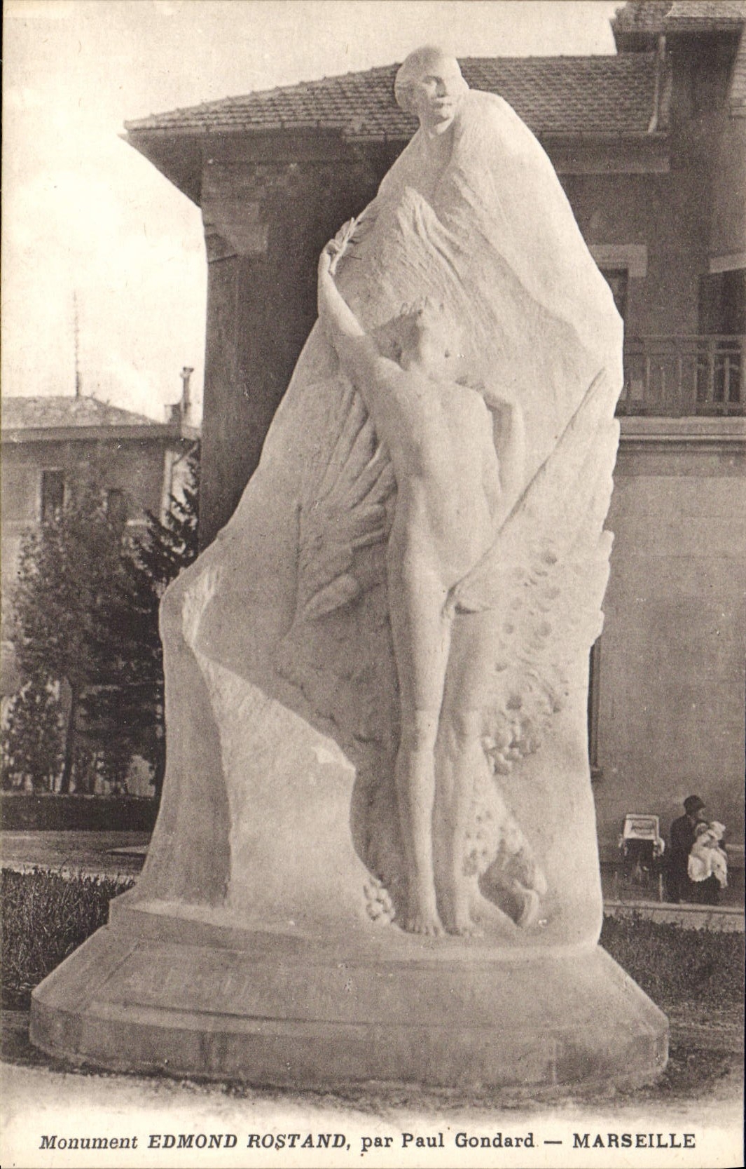 CPA Monument Edmond Rostand par Paul Gondard Marseille