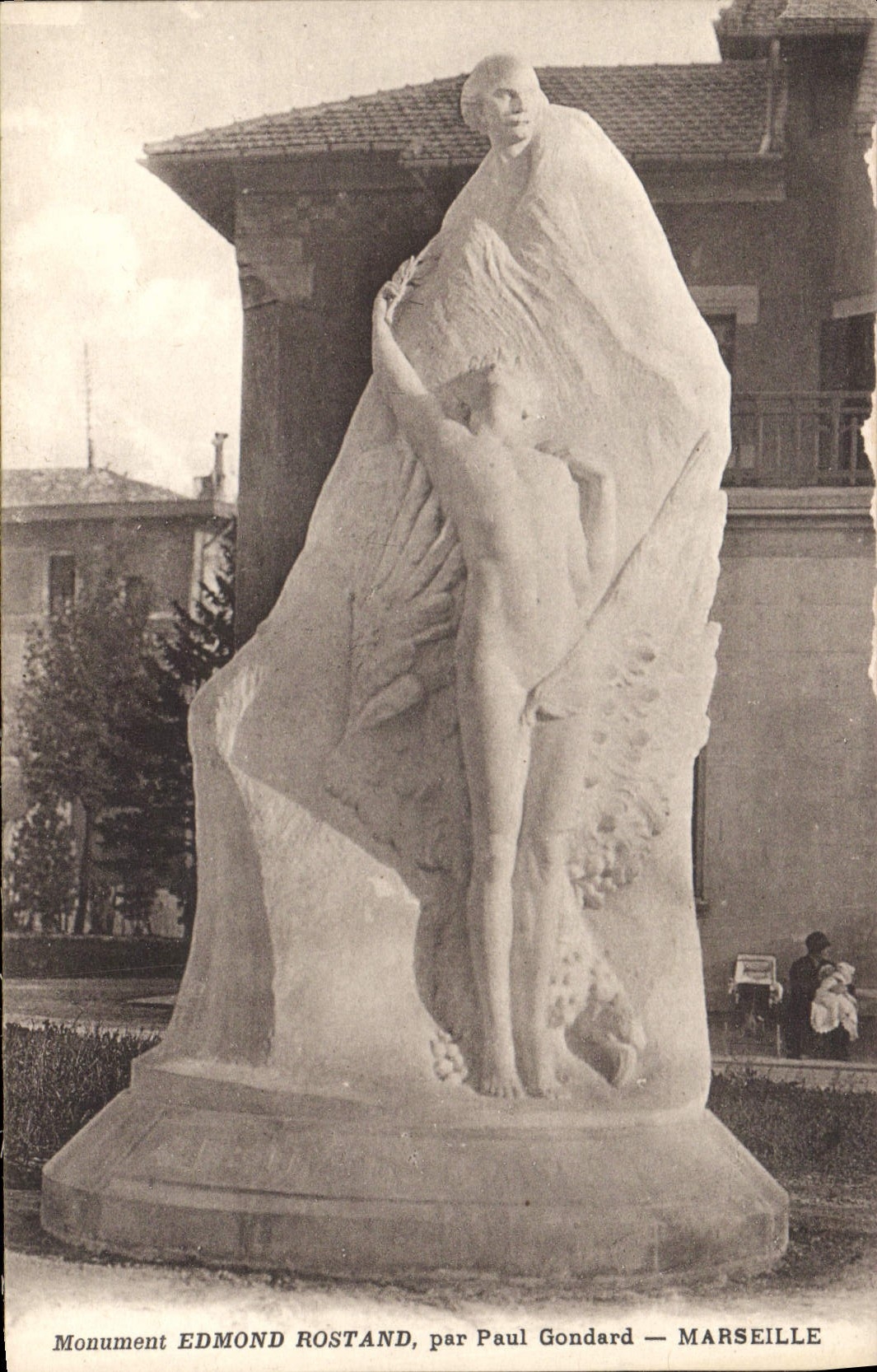 CPA Monument Edmond Rostand par Paul Gondard Marseille