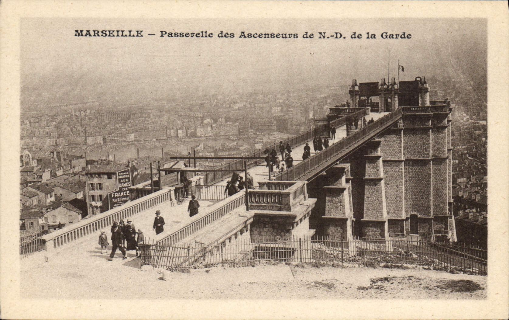 CPA Marseille Passerelle des Ascenseurs de Notre Dame de la Garde 