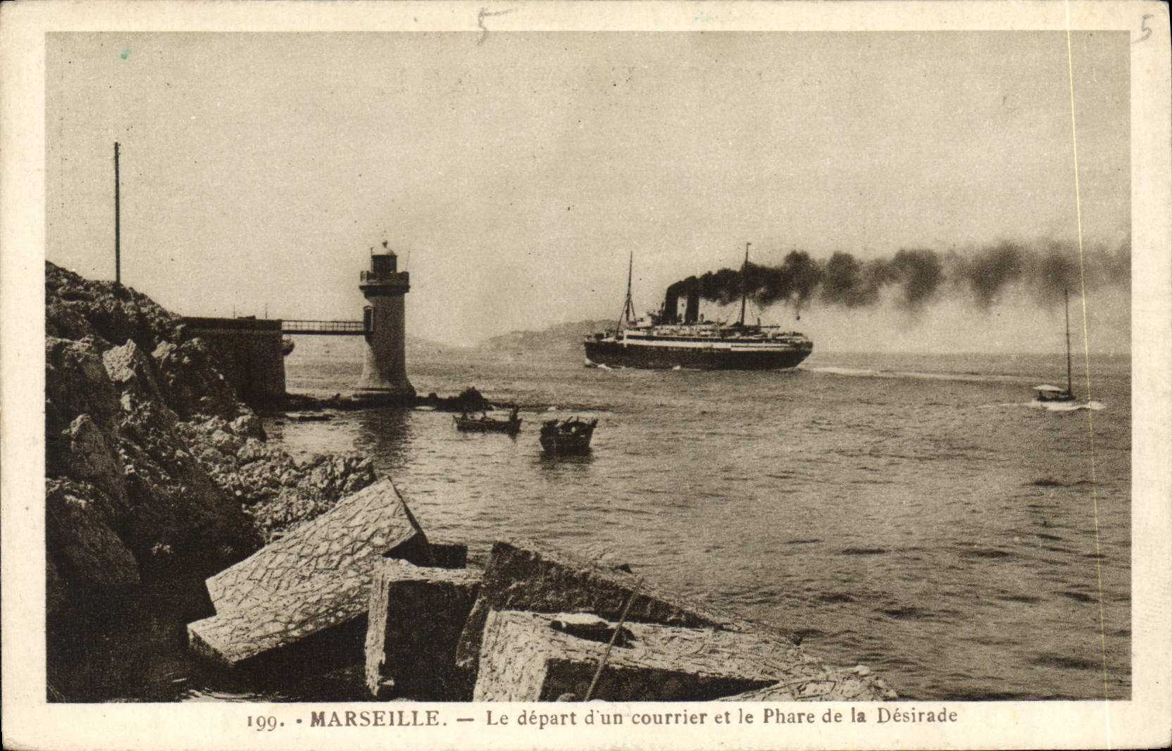 CPA Marseille Le depart d'Un Courrier et le Phare de la Desirade 