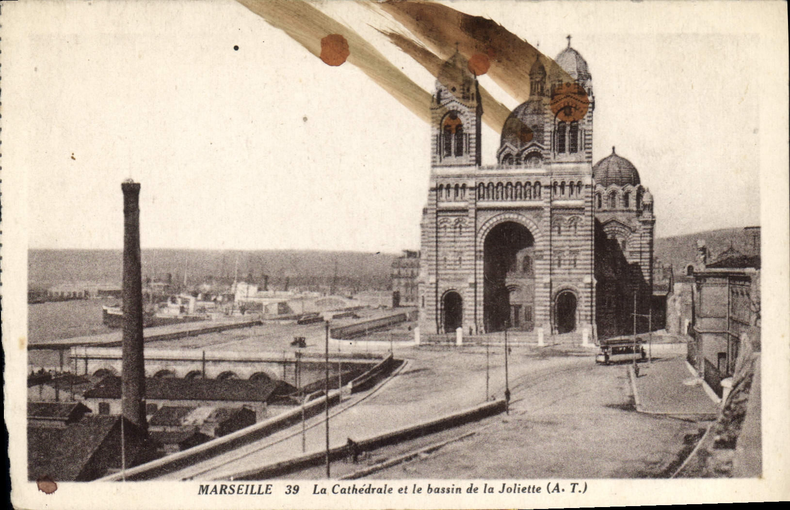 CPA Marseille La Cathedrale et le Bassin de la Joliette 