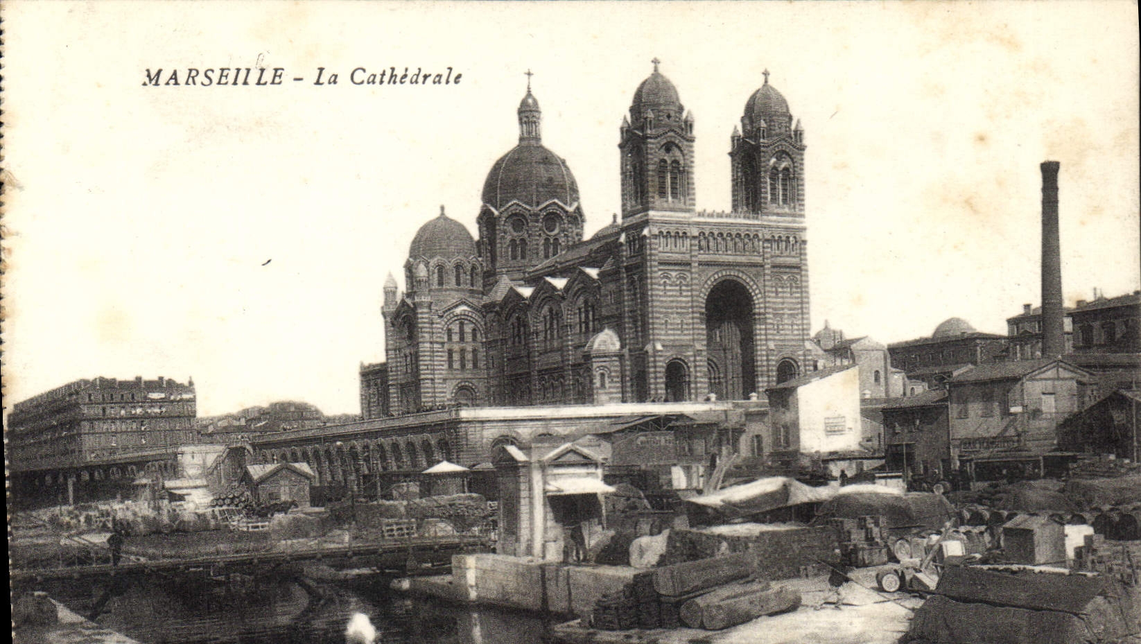 CPA Marseille La Cathedrale 