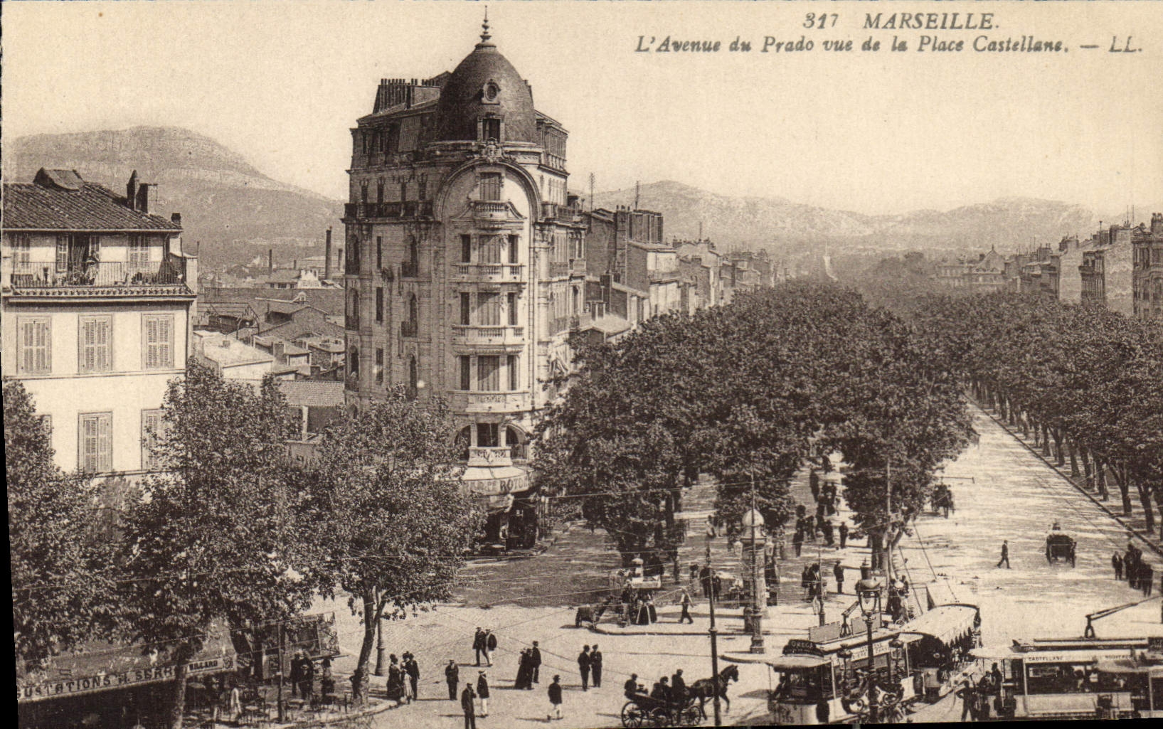 CPA Marseille L'Avenue du Prado vu de la Place Castellane