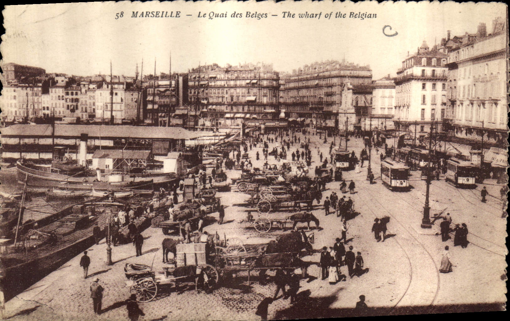 CPA Marseille Le Quais des Belges Bateaux