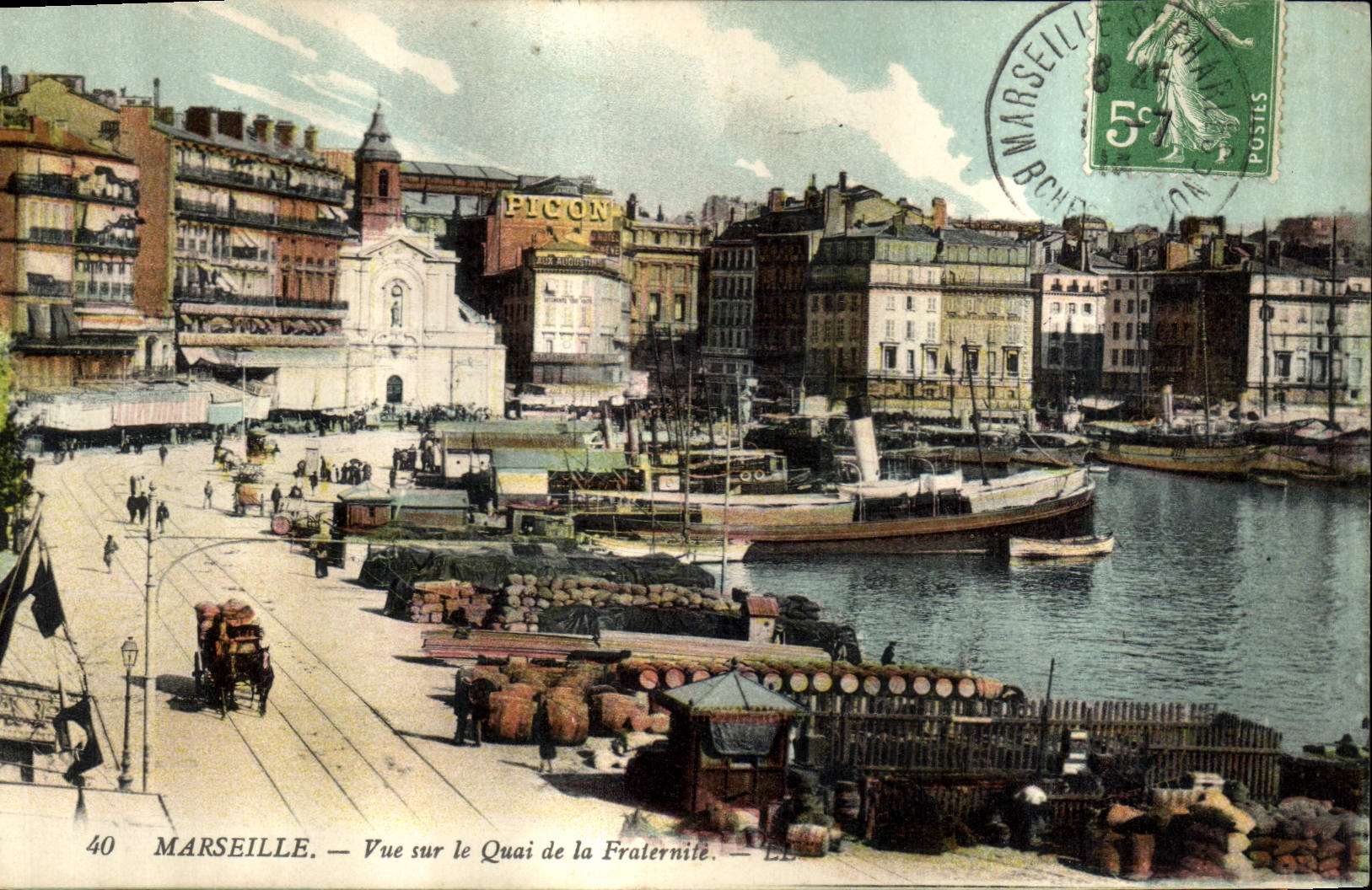 CPA Marseille Vue sur le Quai de la Fraternite Bateaux