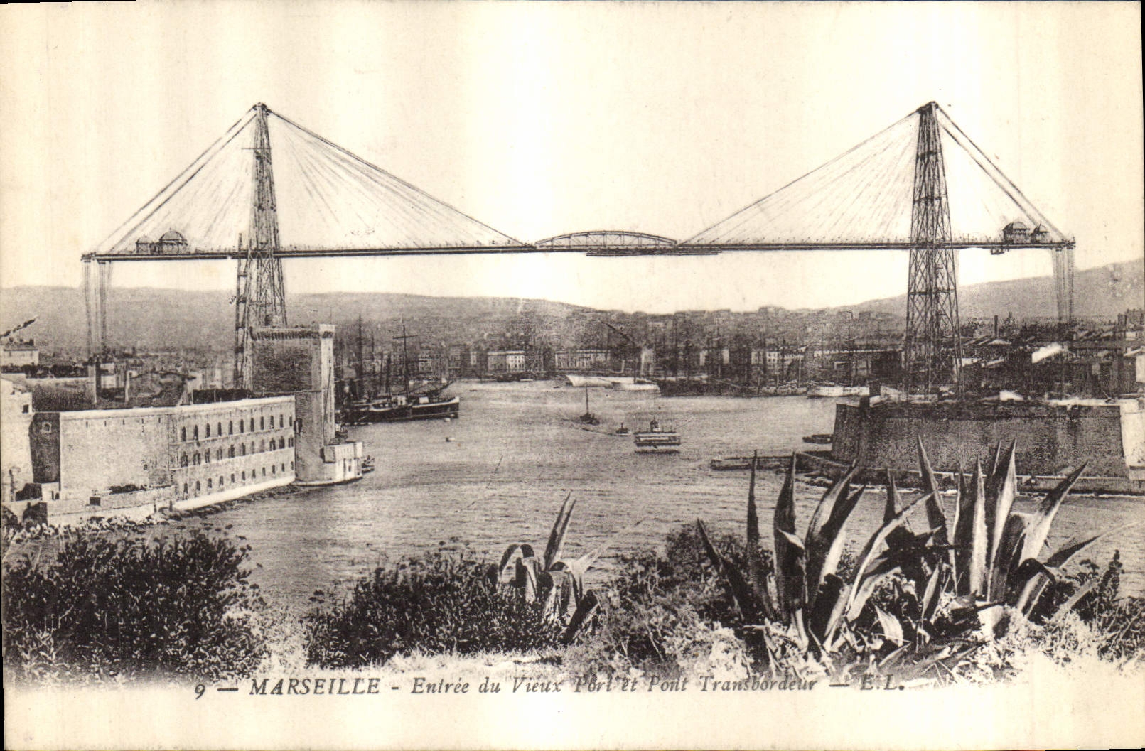 CPA Marseille Entree du Vieux Port et  Pont Transbordeur 