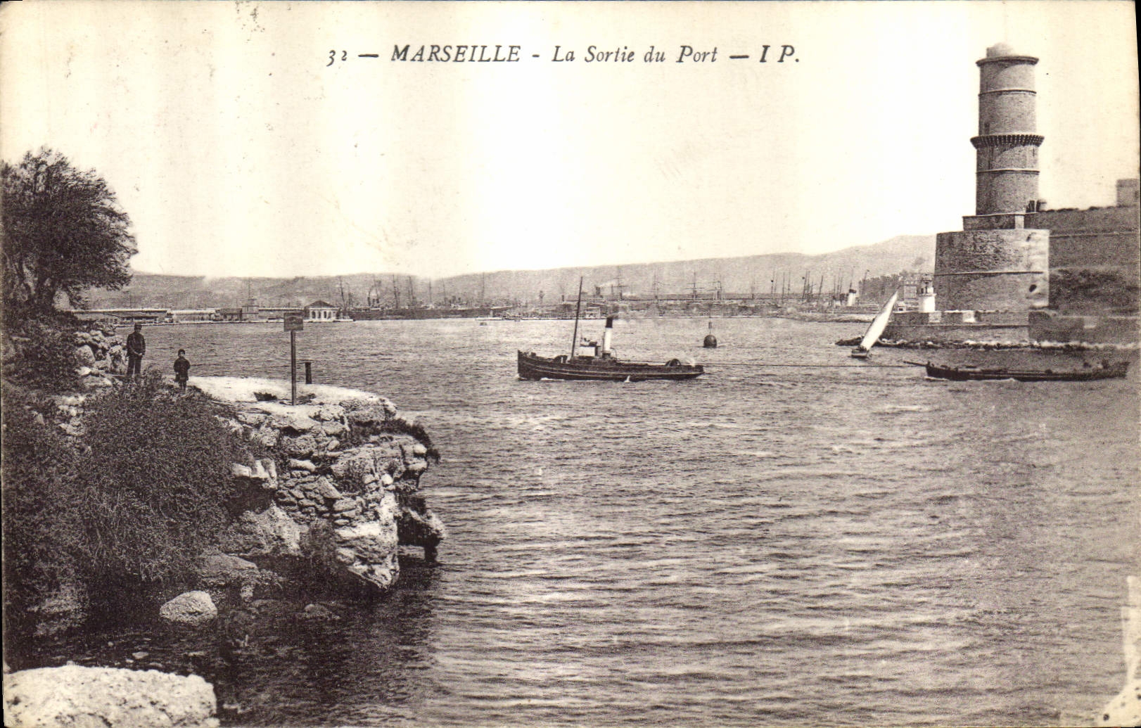 CPA Marseille La Sortie du Port 