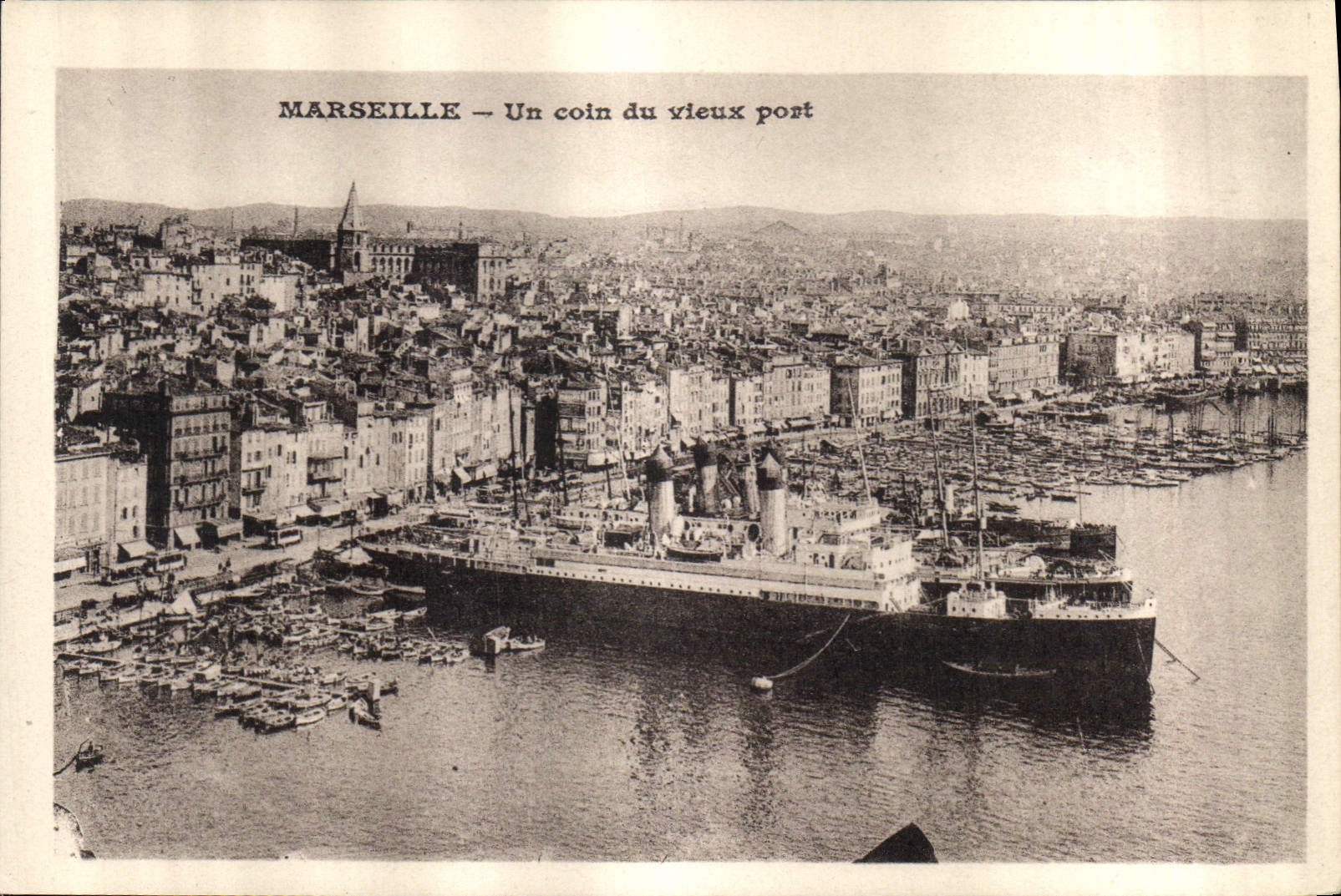 CPA Marseille Un Coin du Vieux Port 