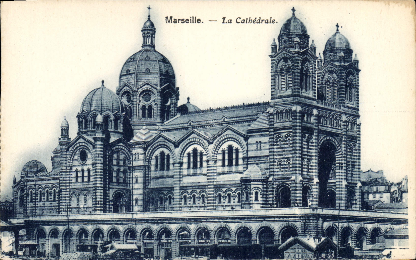 CPA Marseille La Cathedrale 