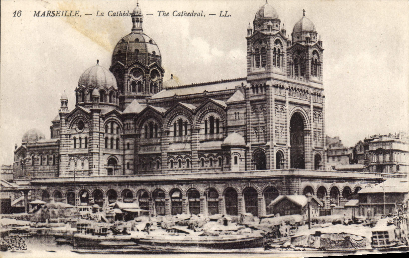 CPA Marseille La Cathedrale 