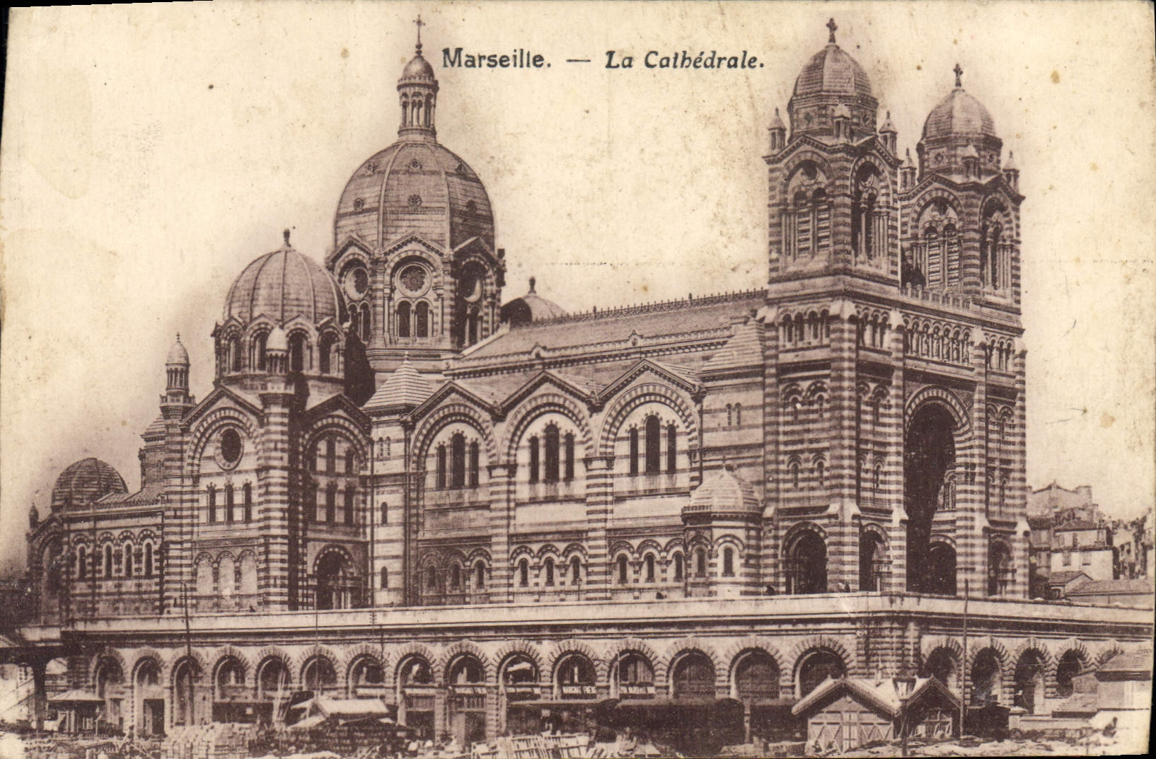CPA Marseille La Cathedrale 