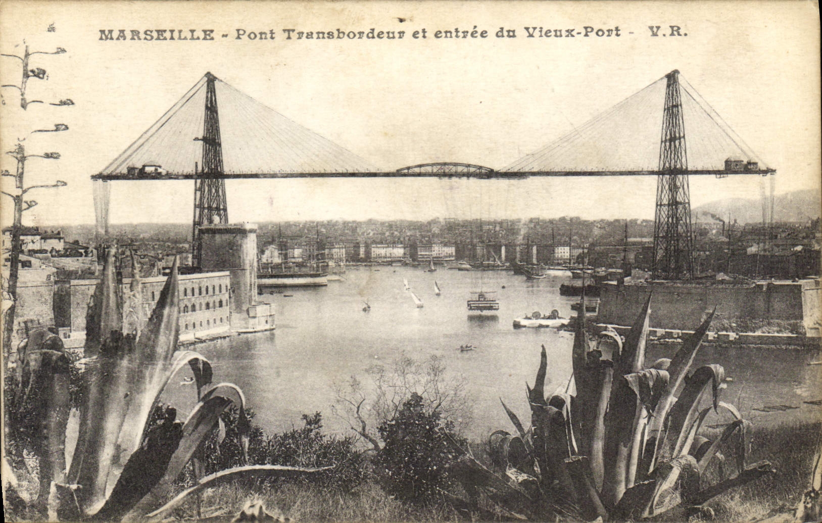 CPA Marseille Pont Transbordeur et entree du Vieux Port 