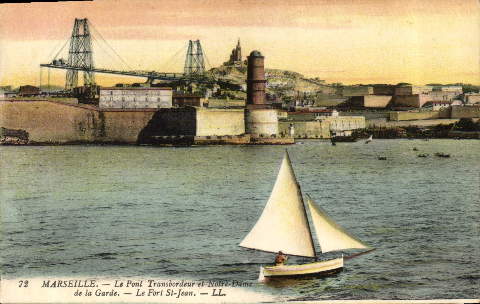 CPA Marseille Le Pont Transbordeur et Notre Dame de la Garde 