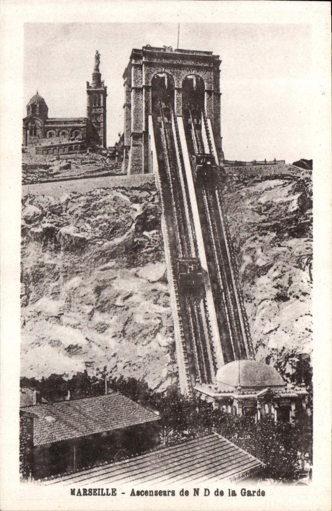 CPA Marseille Ascenseurs de Notre Dame de la Garde 