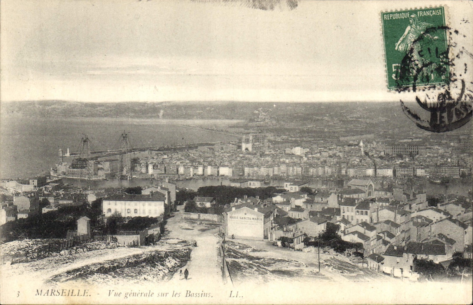 CPA Marseille Vue generale sur les Bassins 
