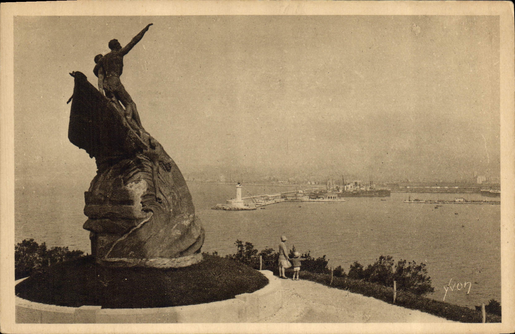 CPA Marseille Bouches du Rhone L'Entree du Port de la Joliette 