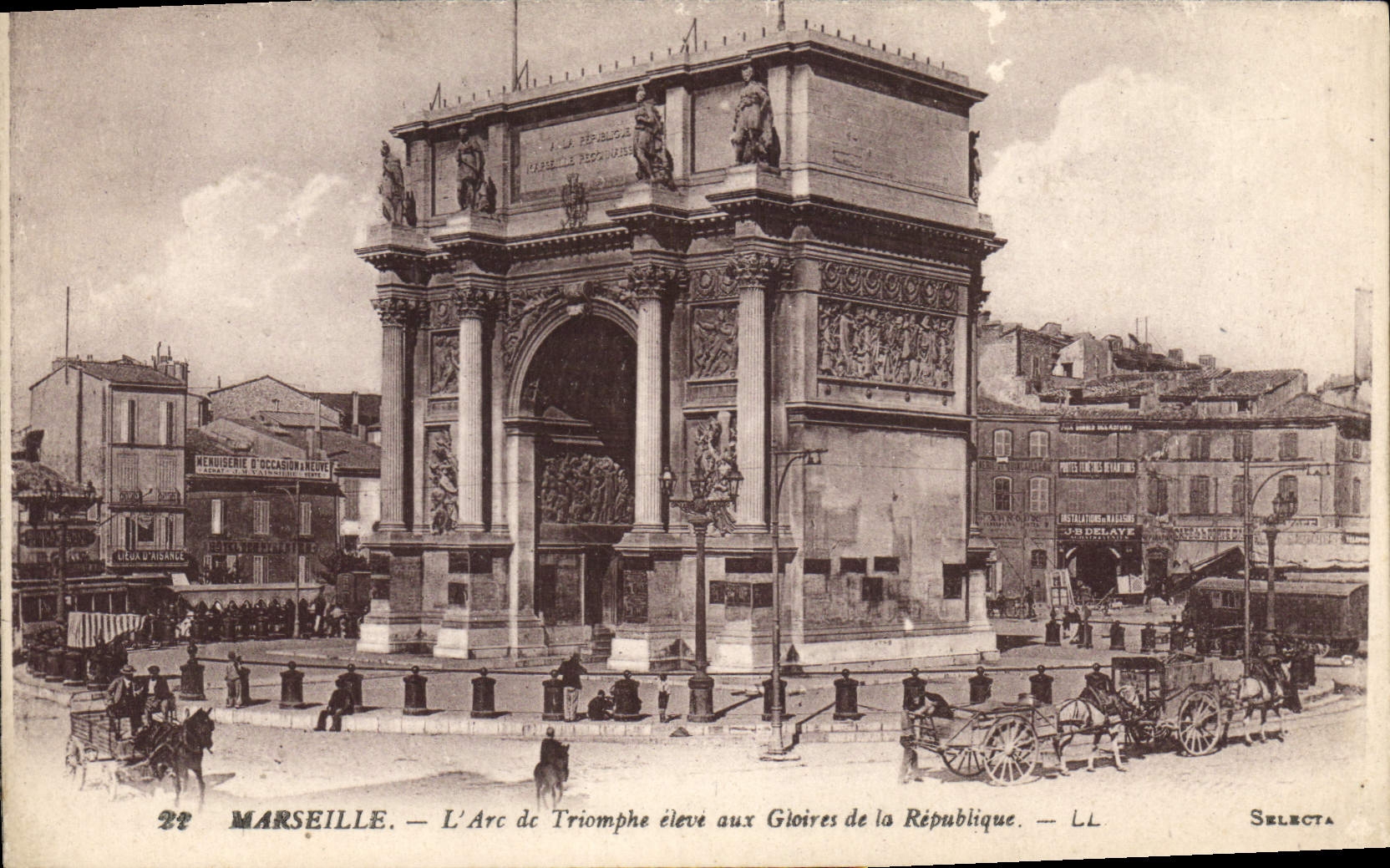 CPA Marseille L'Arc de Triomphe eleve aux Gloires de la Republique 