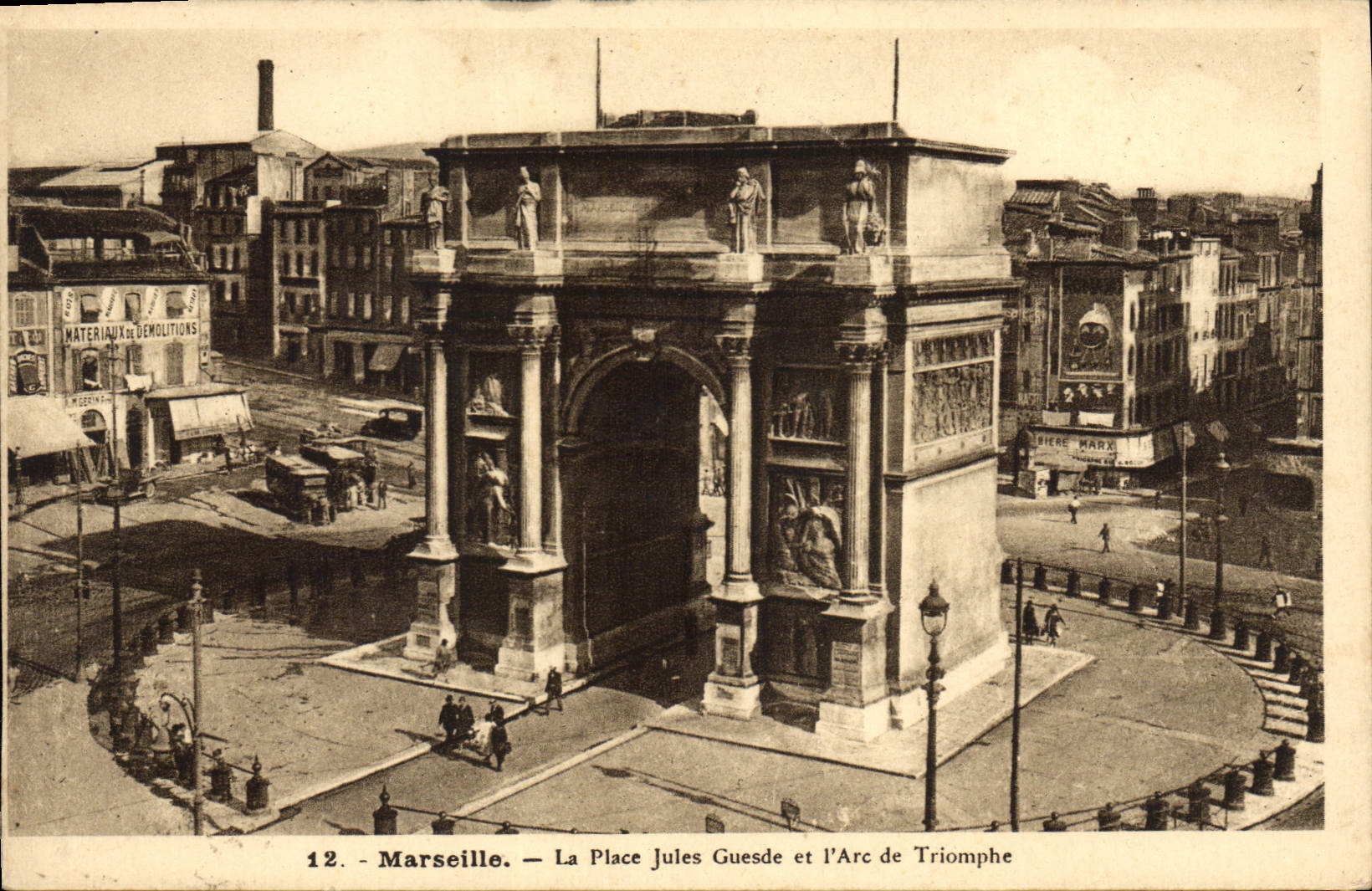 CPA Marseille La Place Jules Guesde et l'Arc de Triomphe 