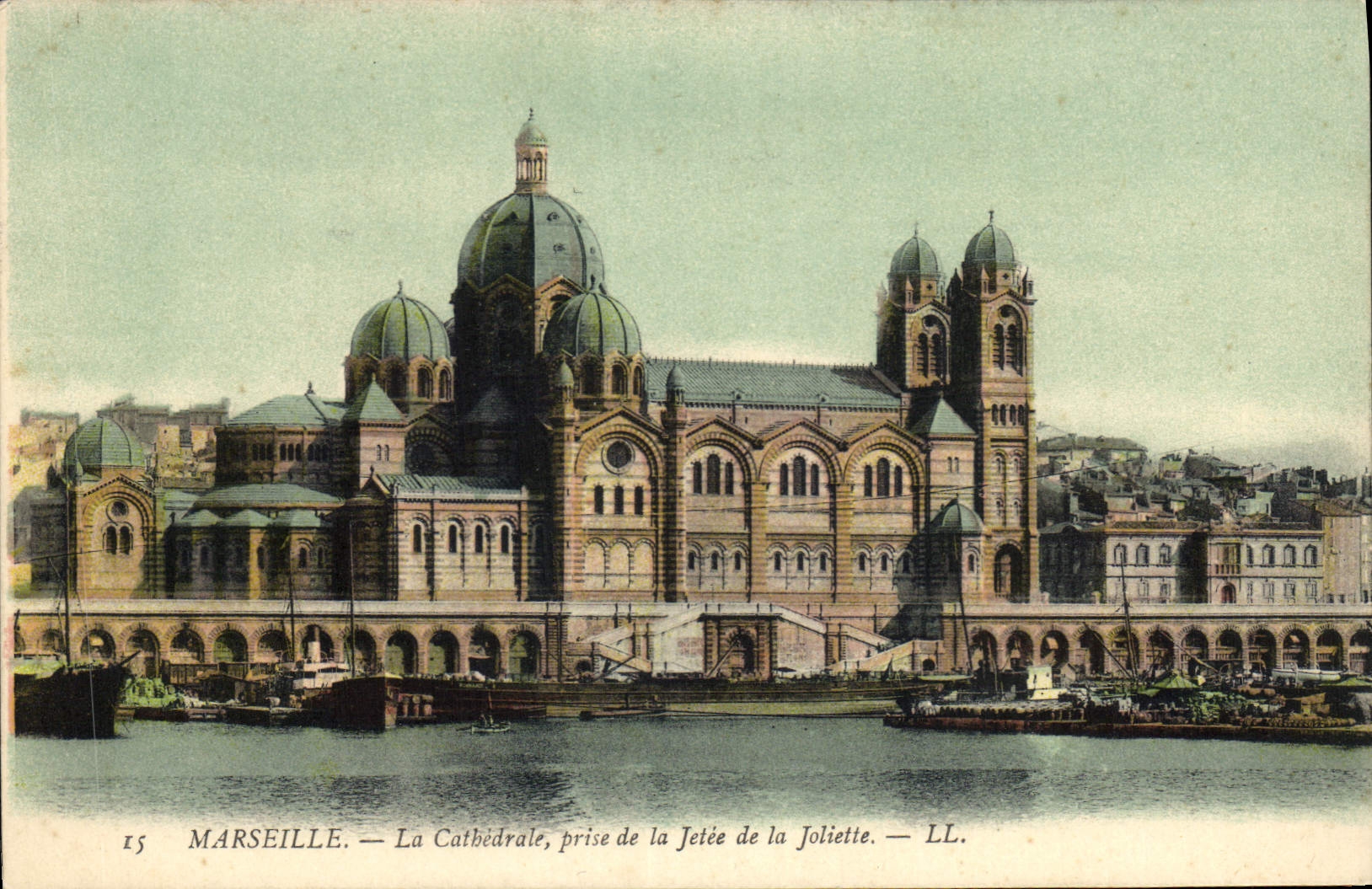 CPA Marseille La Cathedrale prise de la Jetee de la Joliette 