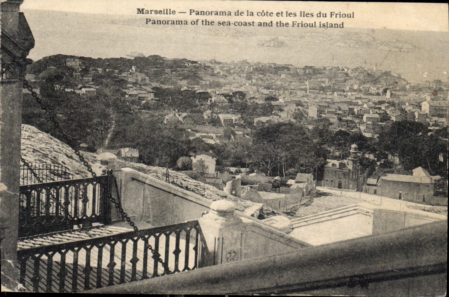 CPA Marseille Panorama de la Cote et les Iles du Frioul 