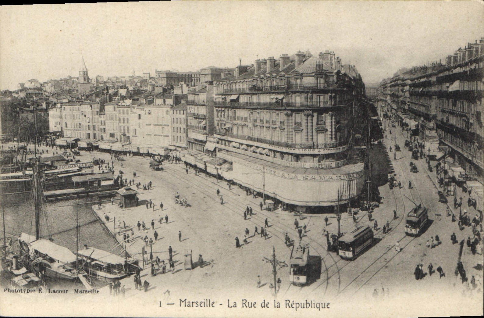 CPA Marseille La Rue de la Republique 