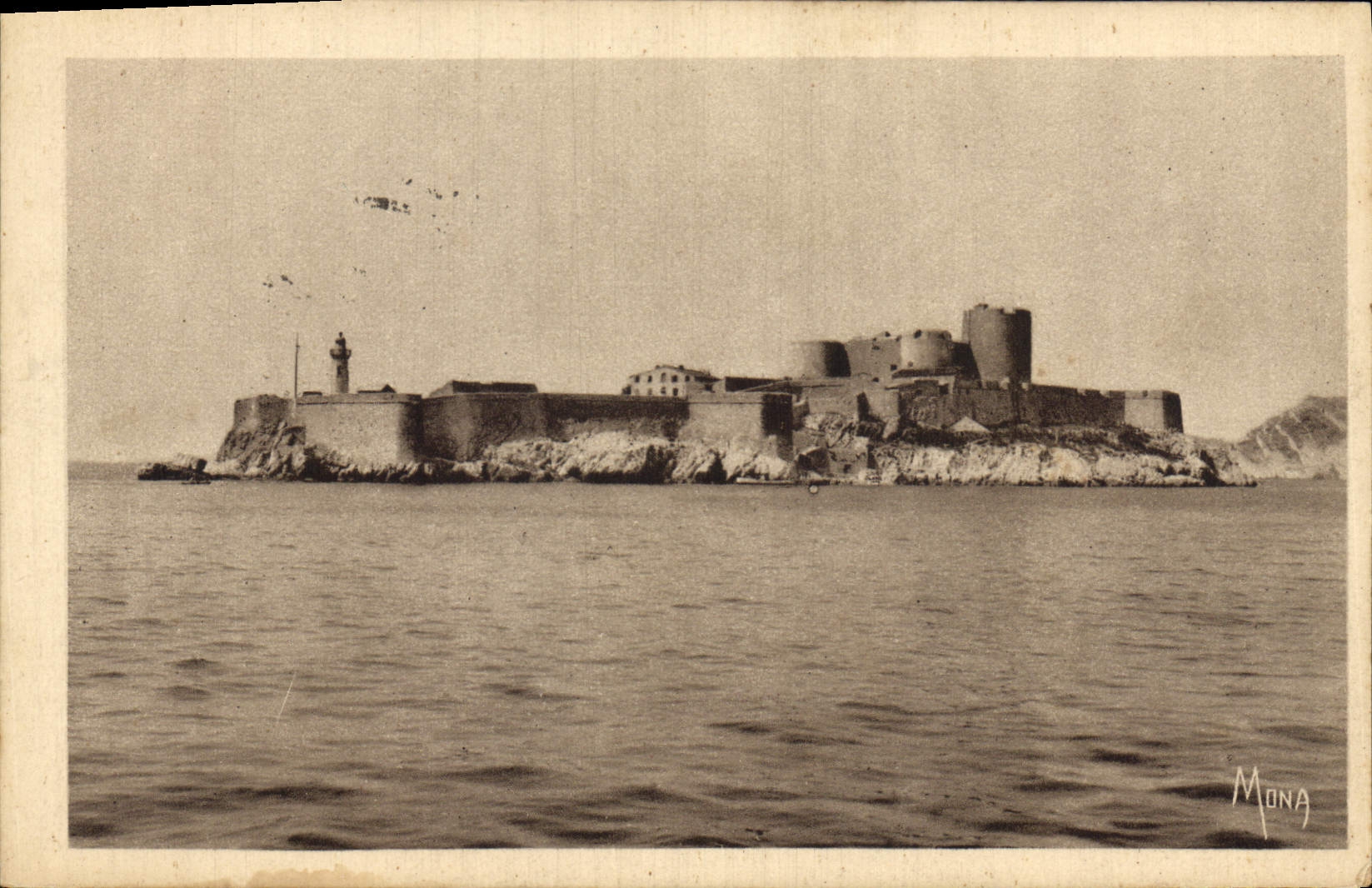 CPA Marseille L'ile et le Chateau d'If bati par Francois ancienne prison d'Etat devant