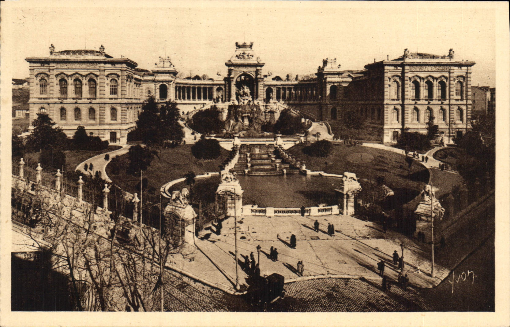 CPA Marseille Bouches du Rhone Le Palais Longchamp 