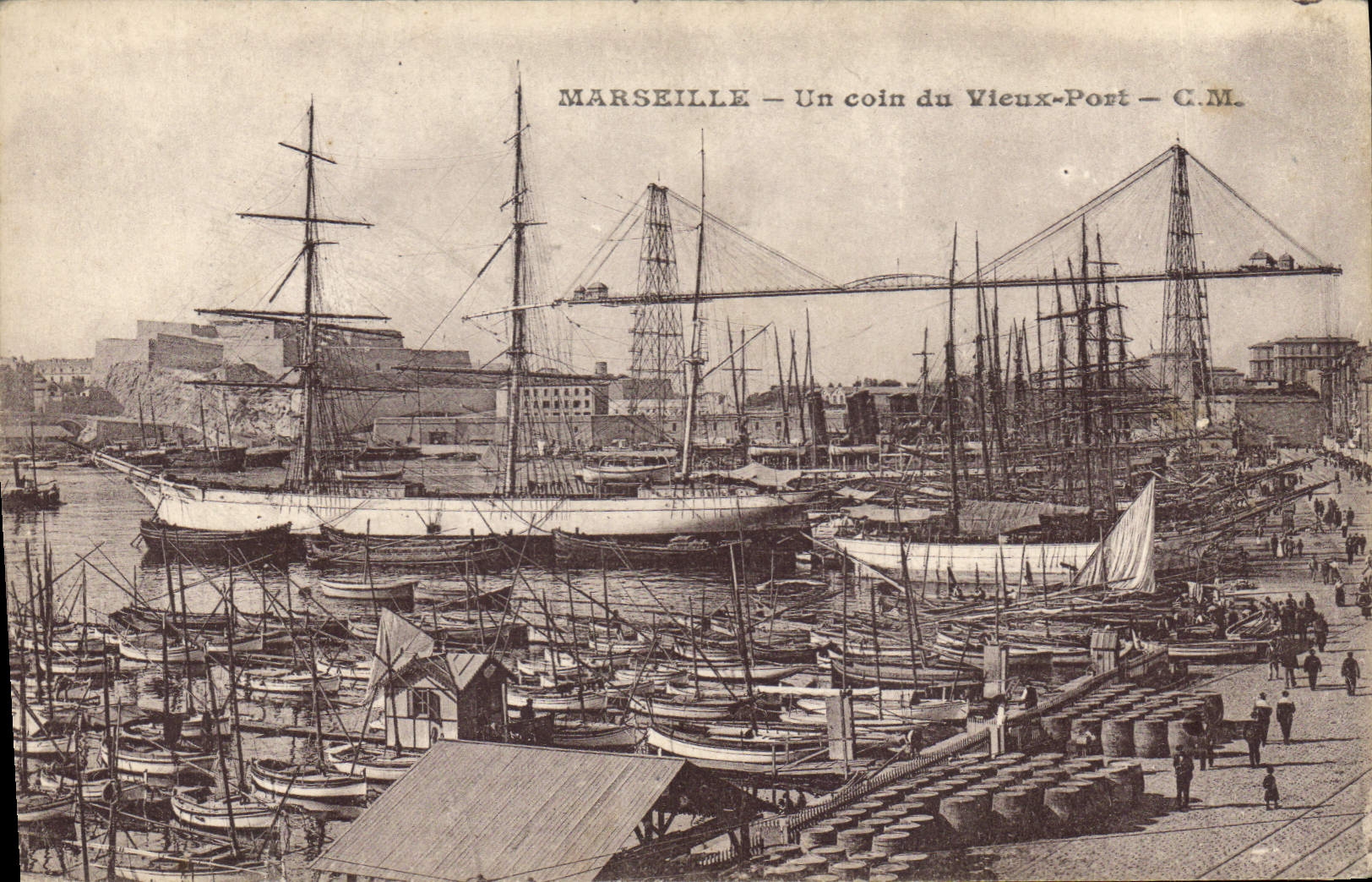 CPA Marseille Un coin du vieux port