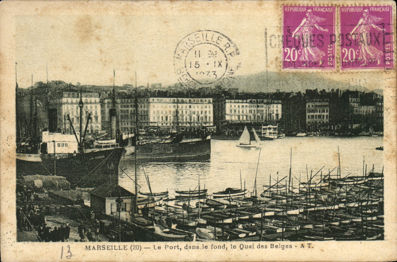 CPA Marseille Le Port dans le Fond le Quai des Belges 