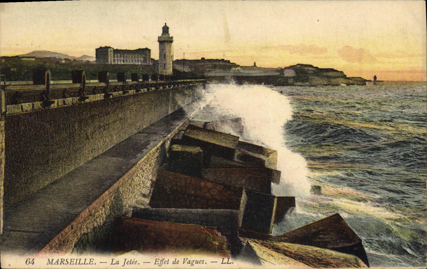CPA Marseille La Jetee Effet de Vagues