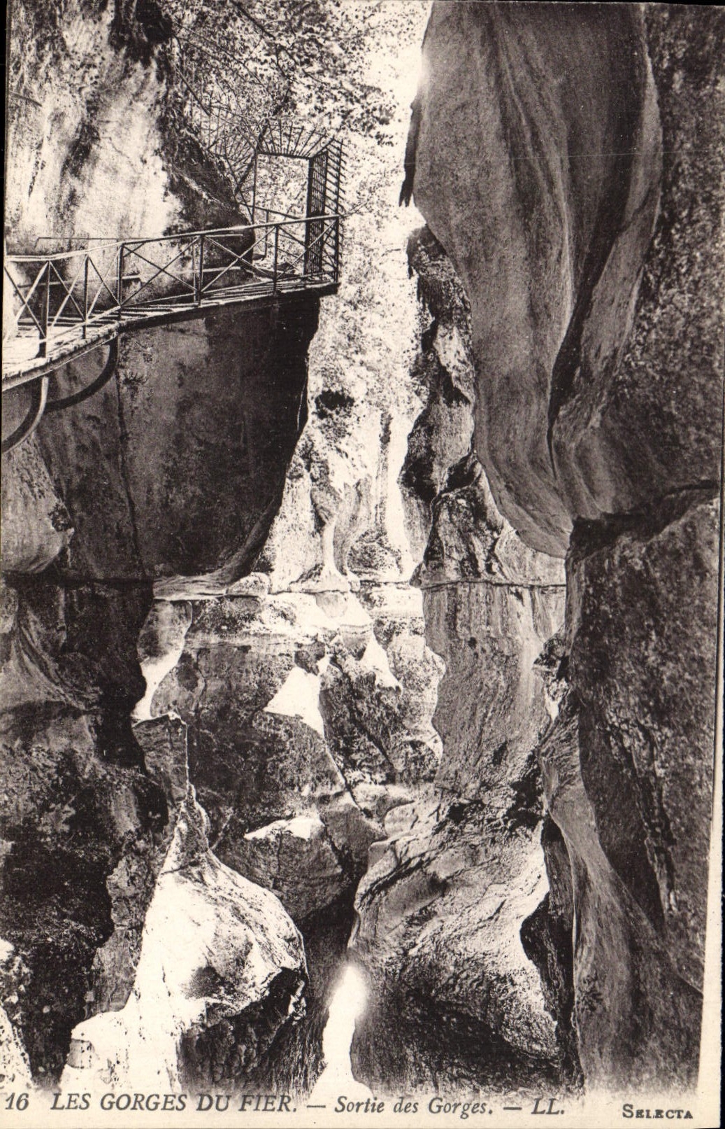 CPA Les Gorges du Fier Sortie des Gorges