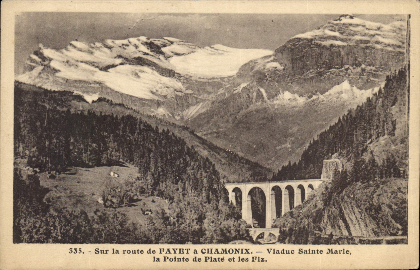 CPA Sur la Route de Fayet a Chamonix Viaduc Sainte Marie la Pointe de Plate et les Fiz 