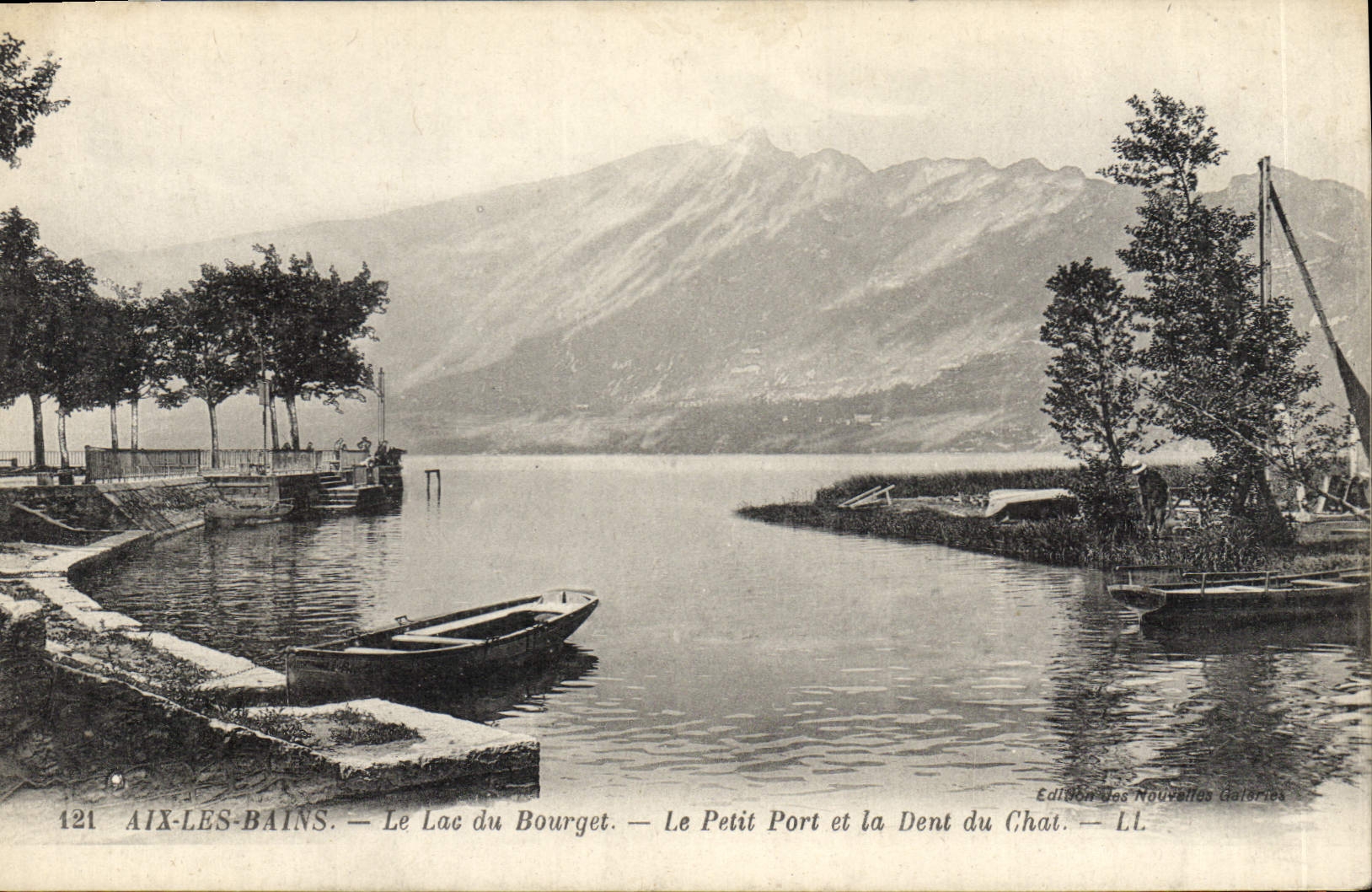 CPA Aix les Bains Le Lac du Bourget Le Petit Port et la Dent du Chat
