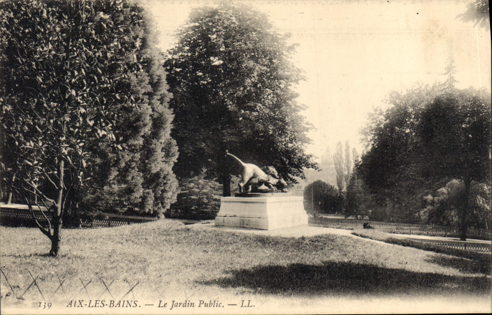 CPA Aix les Bains Le Jardin Public