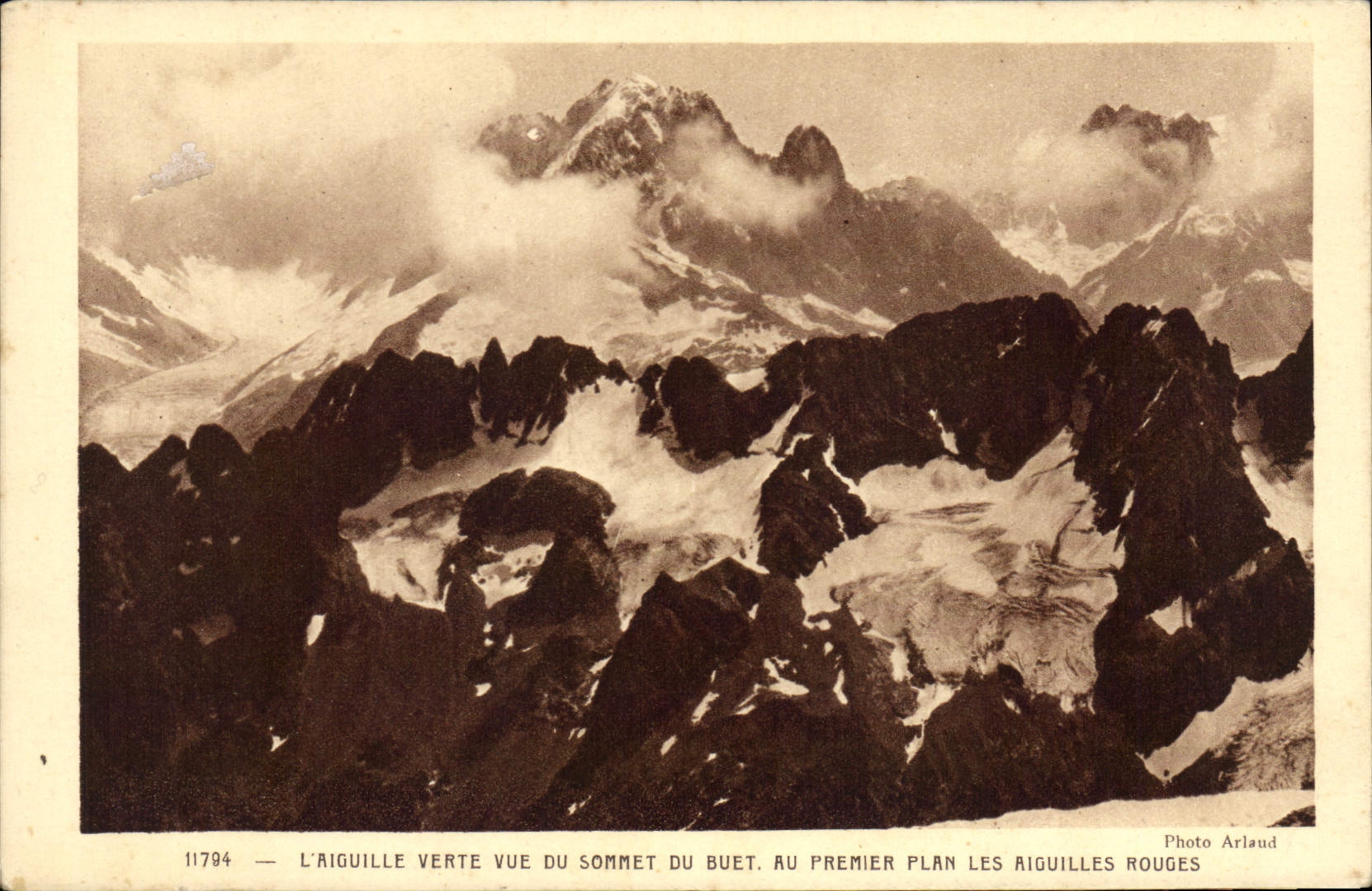 CPA L'Aiguille verte vue du sommet du buet au priemier plan les Aiguilles Rouges 