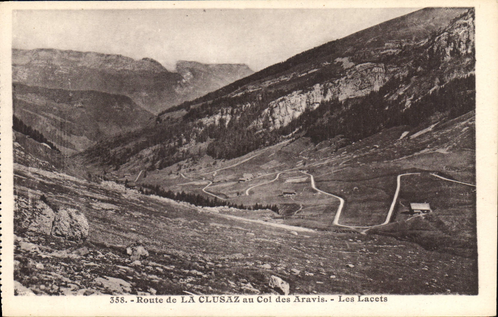CPA Route de La Clusaz au Col des Aravis Les Lacets