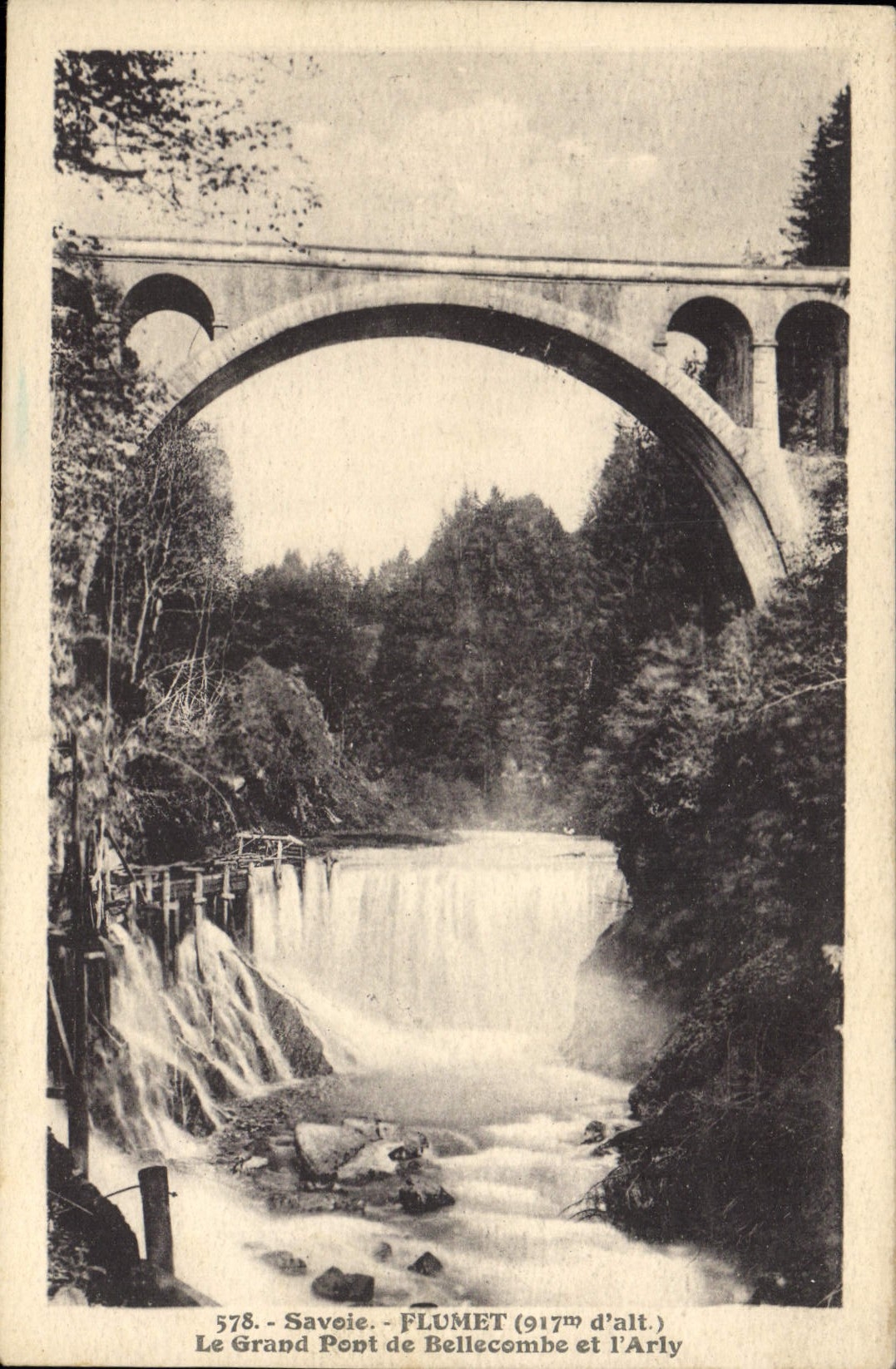CPA Savoie Flumet Le Grand Pont de Bellecombe et l'Arly
