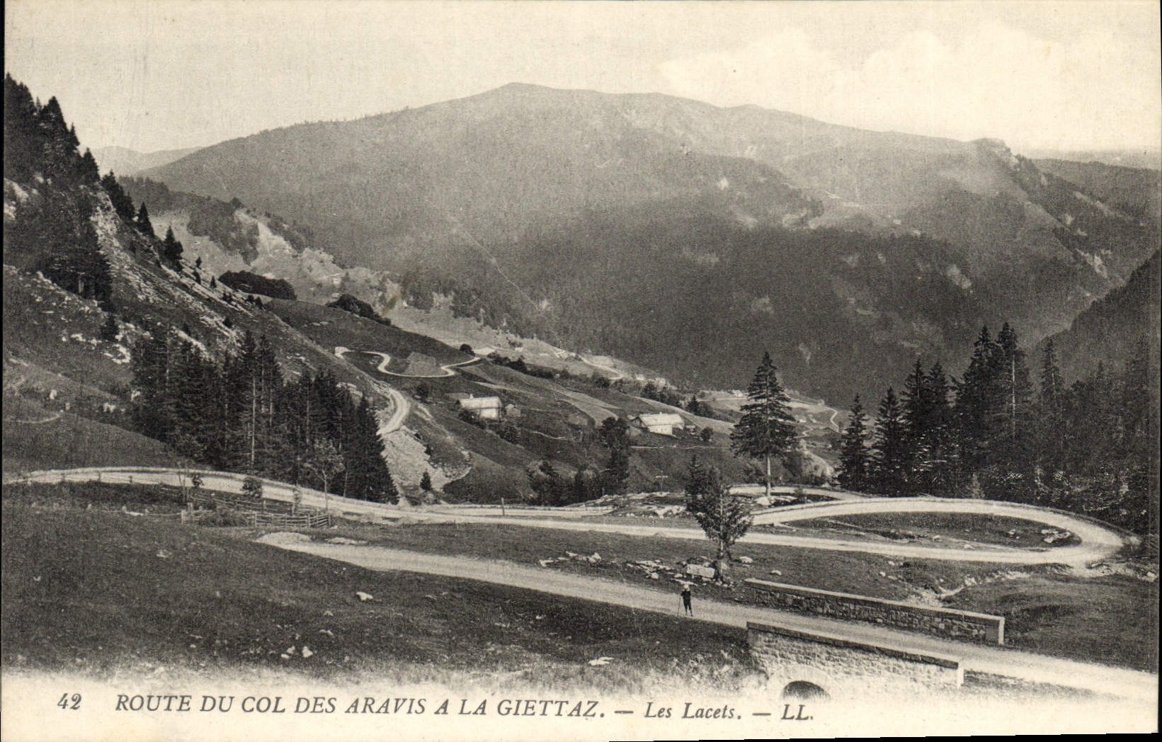CPA Route du Col des Aravis a la Giettaz Les Lacets