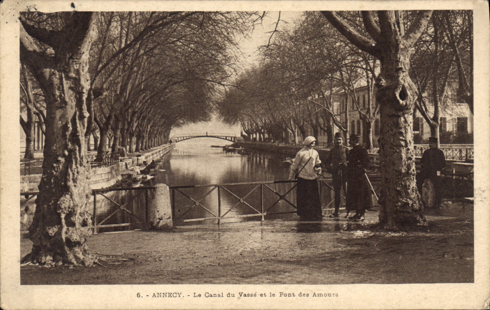 CPA Annecy Le Canal du Vasse et le Pont des Amours